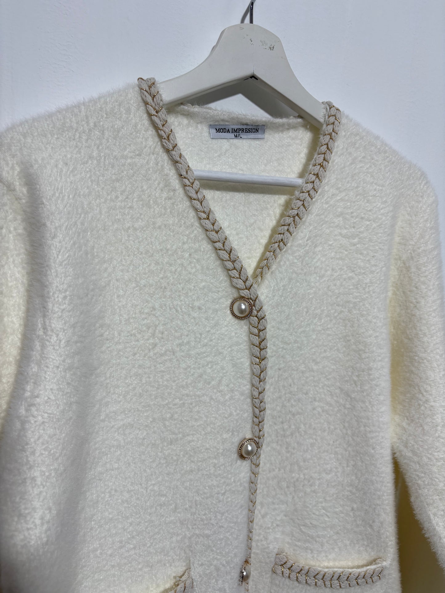 CHAQUETA BEIG CUELLO PICO