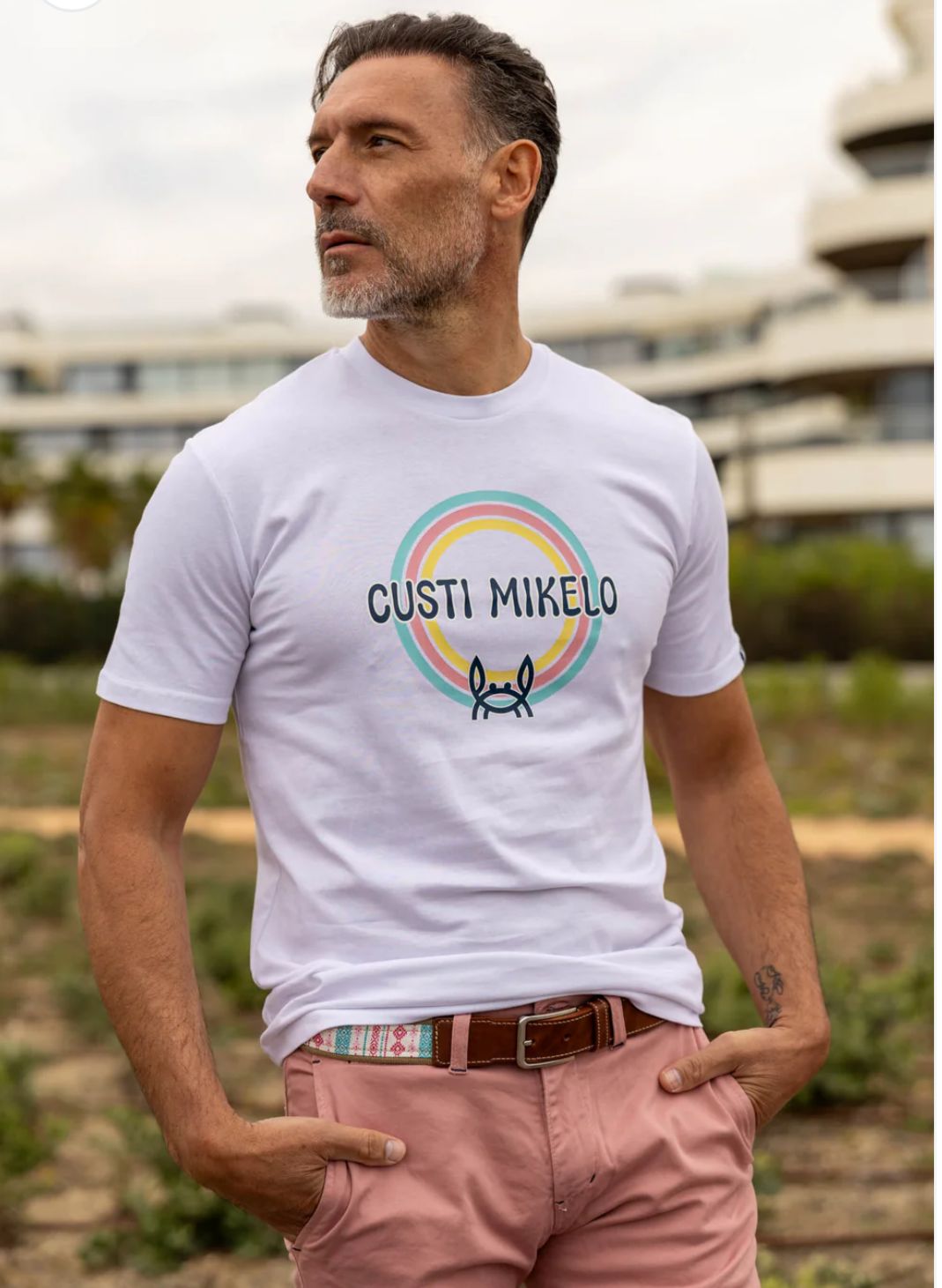 Camiseta hombre Custi Mikelo modelo arcoiris