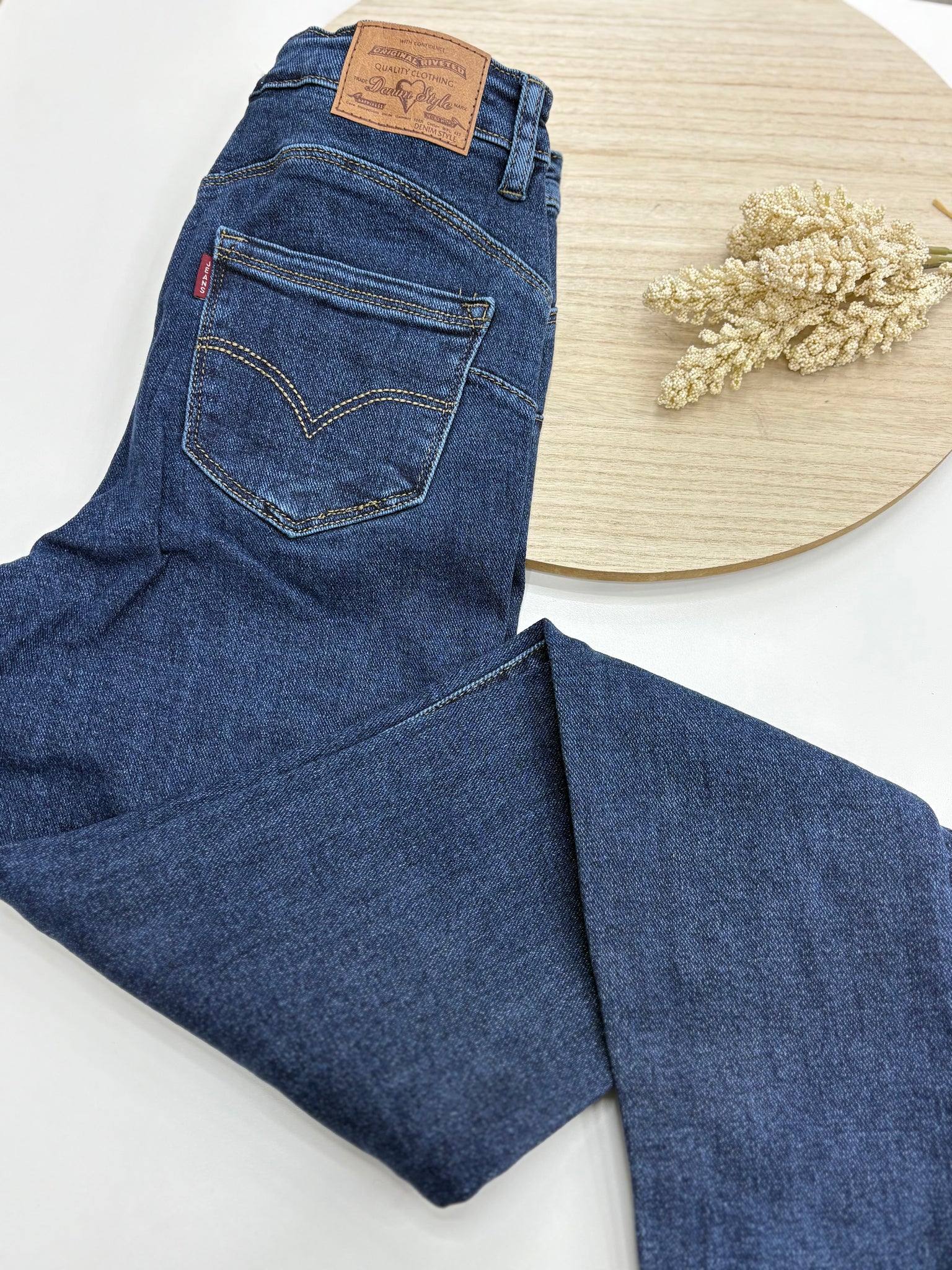👖 Pantalón Pitillo “Sierra Azul” en tono denim – Trapío