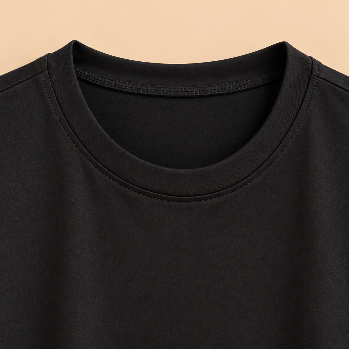 Camiseta Básica Negra de Manga Corta y Cuello Redondo