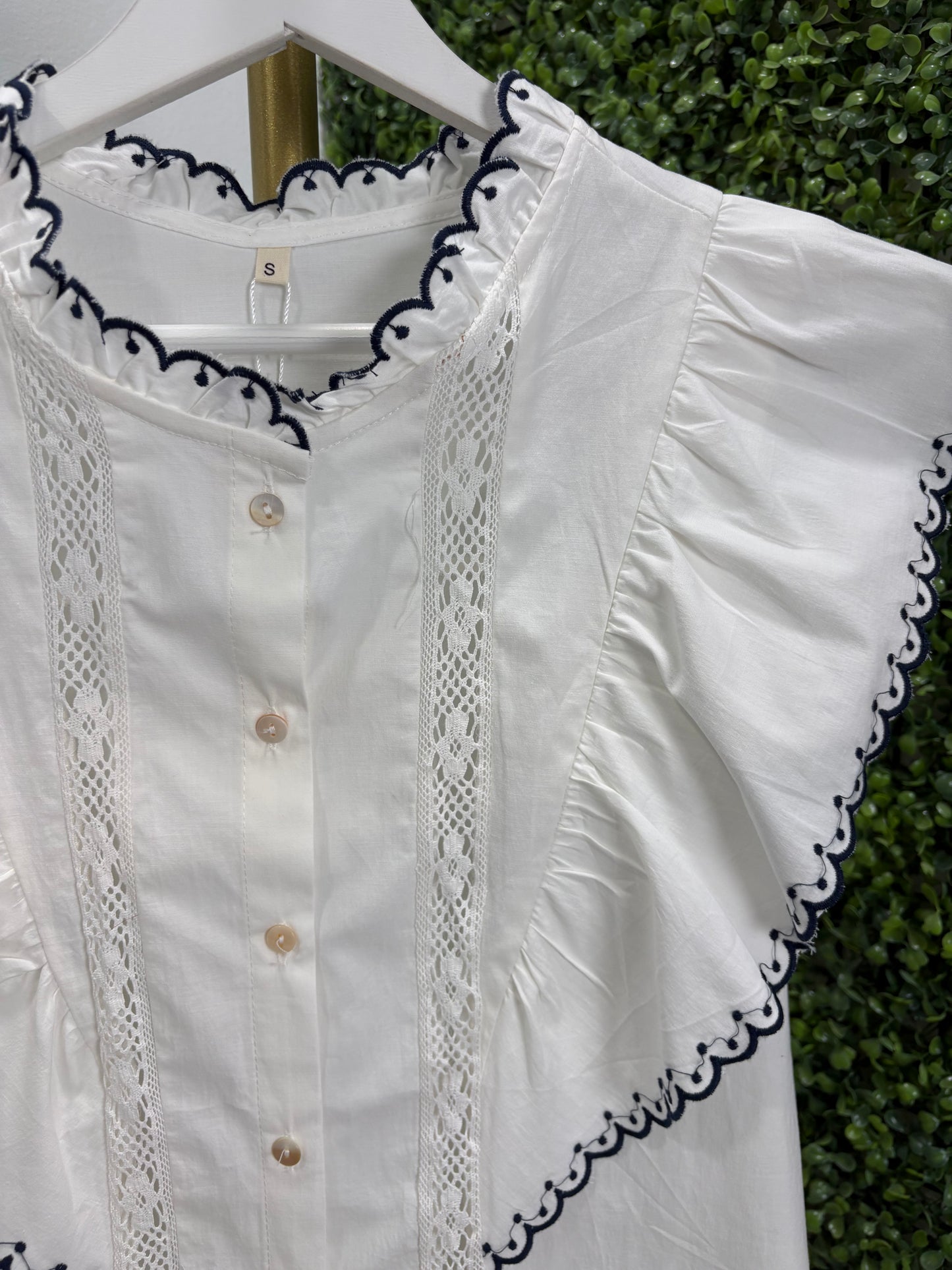Camisa blanca Tadil azul