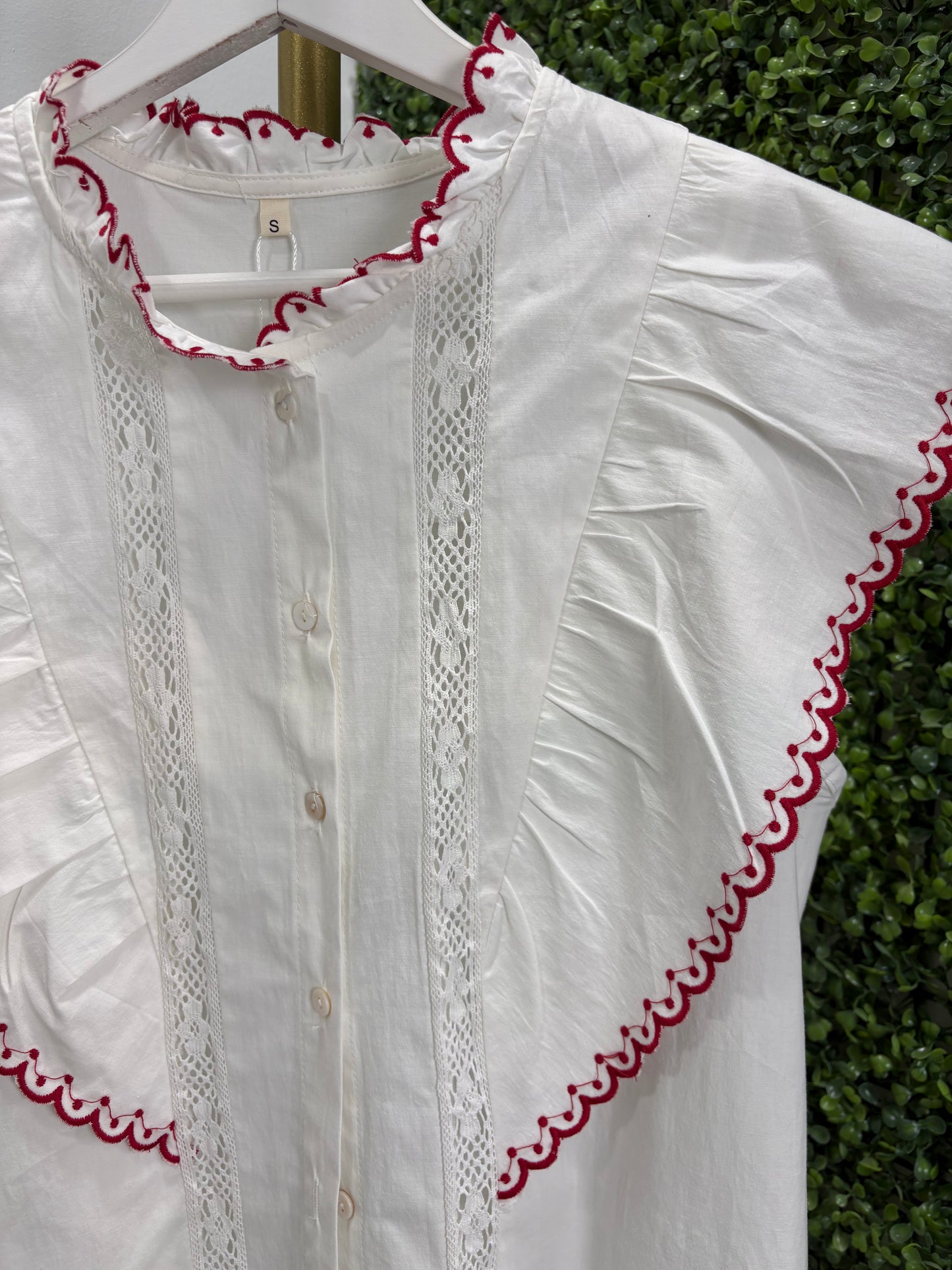 Camisa blanca Tadil roja