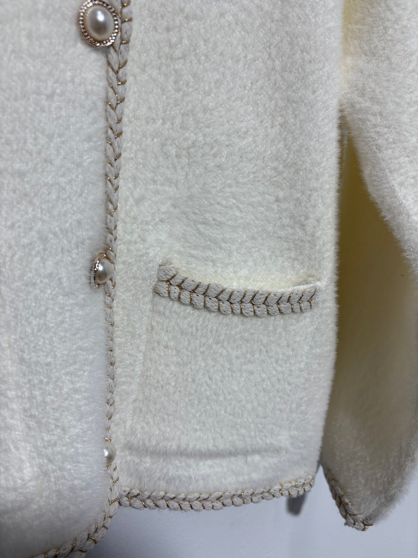 CHAQUETA BEIG CUELLO PICO