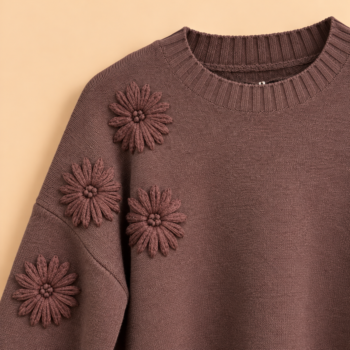 Jersey de Punto Marrón con Flores en Relieve