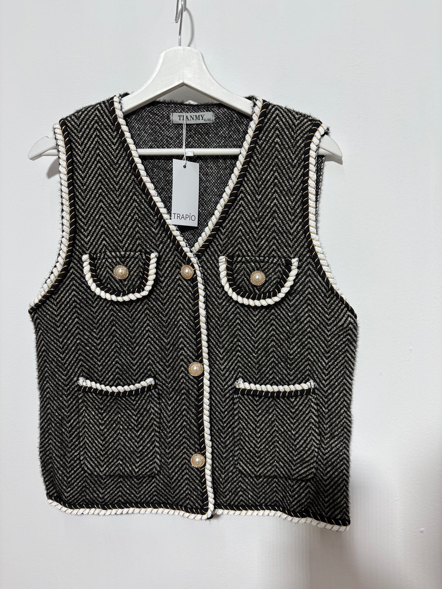 Chaleco Sierra Nevada – Tono Oscuro con Hilo Dorado -Trapío